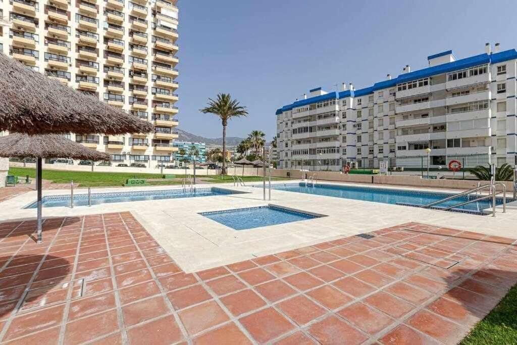 797 Holiday Rentals- Apartamento En Aloha Playa Frente Al Mar Benalmádena Eksteriør billede