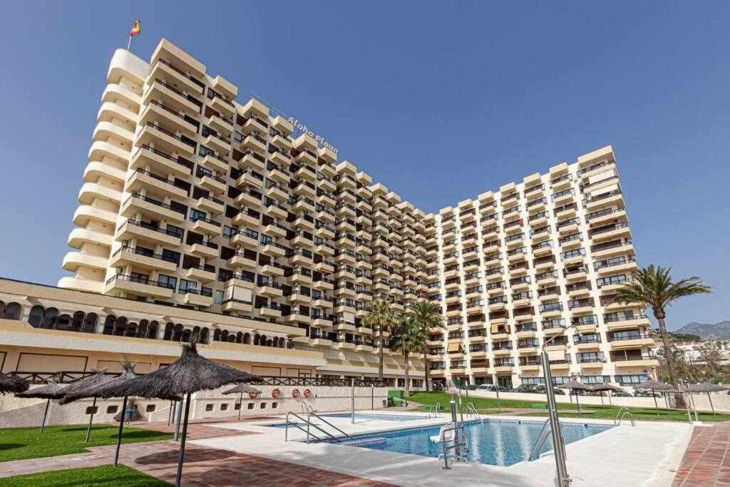 797 Holiday Rentals- Apartamento En Aloha Playa Frente Al Mar Benalmádena Eksteriør billede