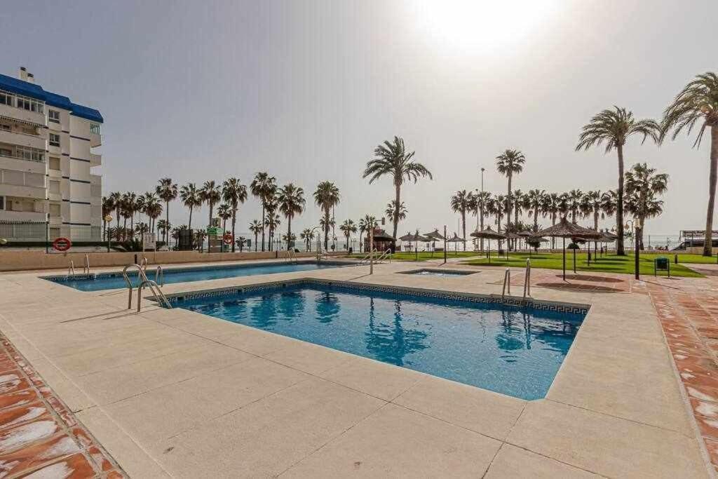 797 Holiday Rentals- Apartamento En Aloha Playa Frente Al Mar Benalmádena Eksteriør billede