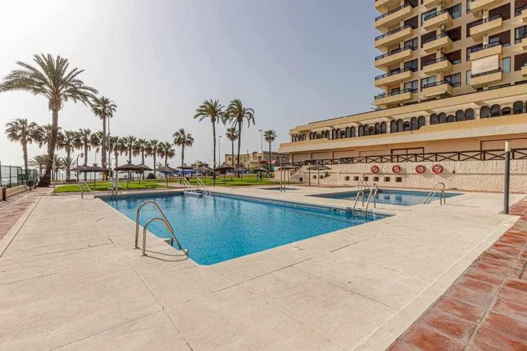 797 Holiday Rentals- Apartamento En Aloha Playa Frente Al Mar Benalmádena Eksteriør billede